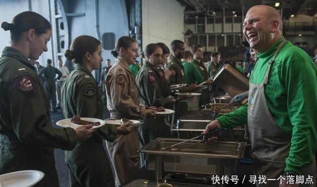 成毒@美航母成毒船,船员接二连三病倒,8人确诊新冠,越南或成背锅侠