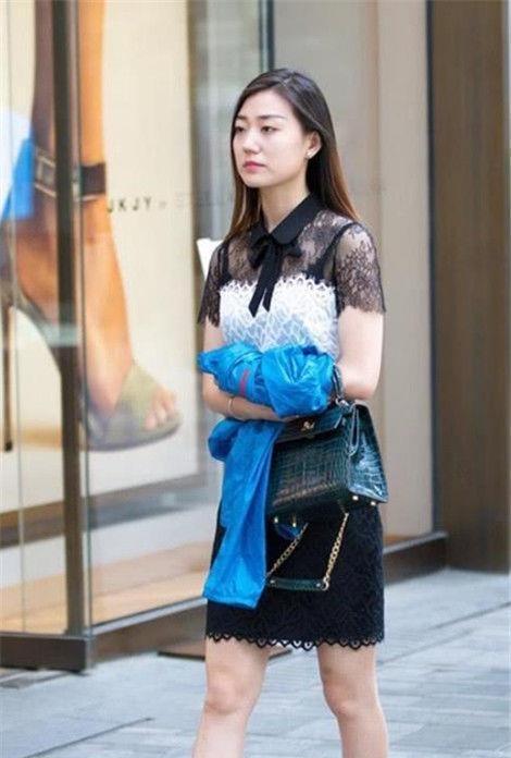 线条@塑造腿部线条,风哥街拍:温婉可人的美女