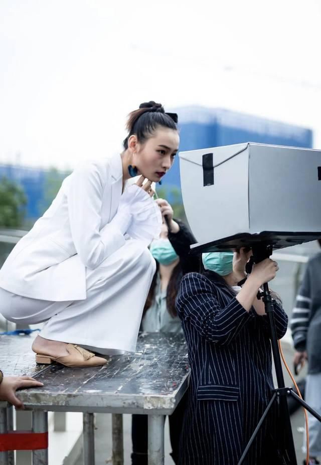  【联名】地产大佬联名的时尚大片，你能想到什么样吗？