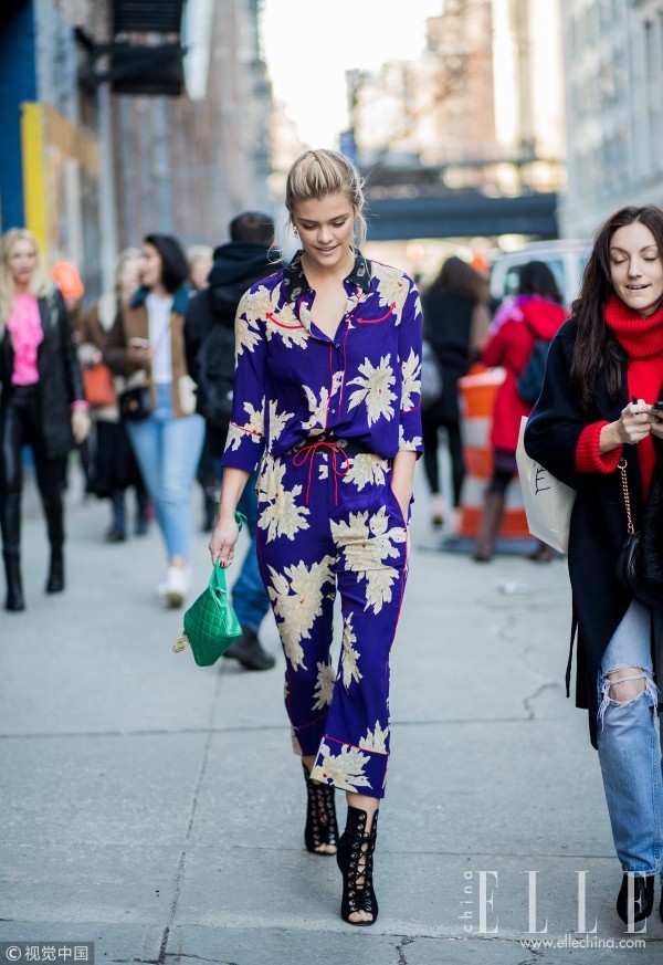 为什么我穿是睡衣 她穿是睡衣风？