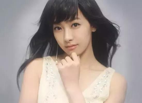 刘海选不对，辣眼睛！这4款“字母”刘海，显美显脸小！