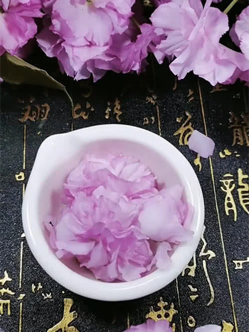 『自制』手艺人自制“樱花口红”,开局闹着玩呢结局这才是纯天然