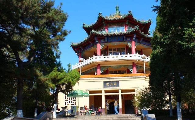 中国唯一省市同名的城市，曾为省会，文化底蕴深厚，旅游资源丰富