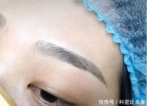  「提醒」美容师提醒，女生别轻易纹眉，当心“后悔”来不及