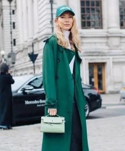  『打造』运用经典色打造时髦造型!早春实用穿搭指南,你最pick哪一套