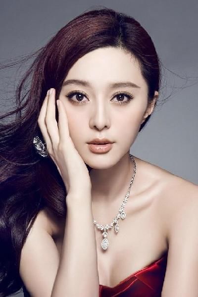  『越多越好』口红不是囤越多越好，学会根据肤色选色号，只买一只也能美翻天