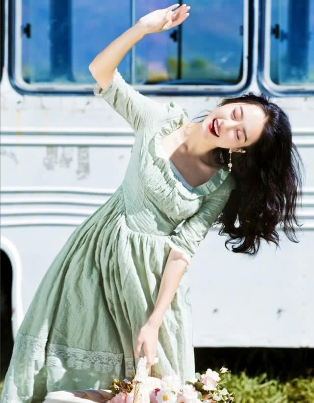  「日常」你喜欢的日常宫廷风，从这4条长裙入手，不夸张还显瘦