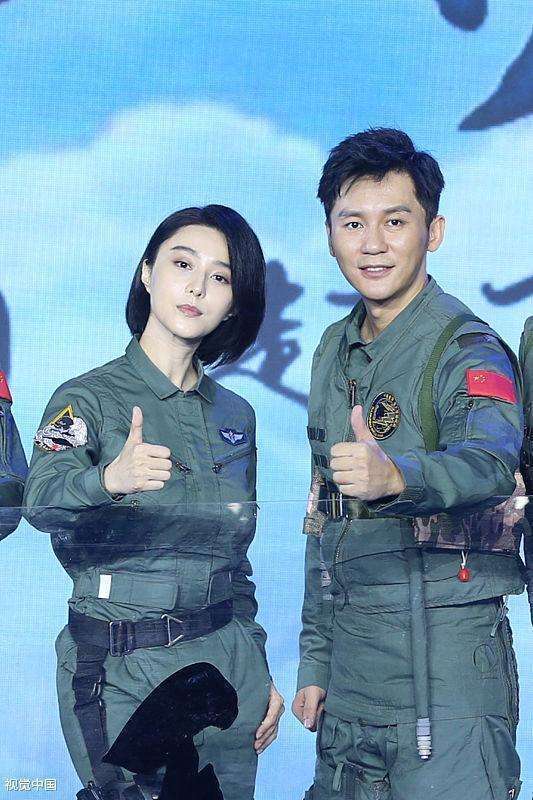 冯小刚开撕李晨“滚出娱乐圈”, 范冰冰侧面回应真相曝光, 网友: