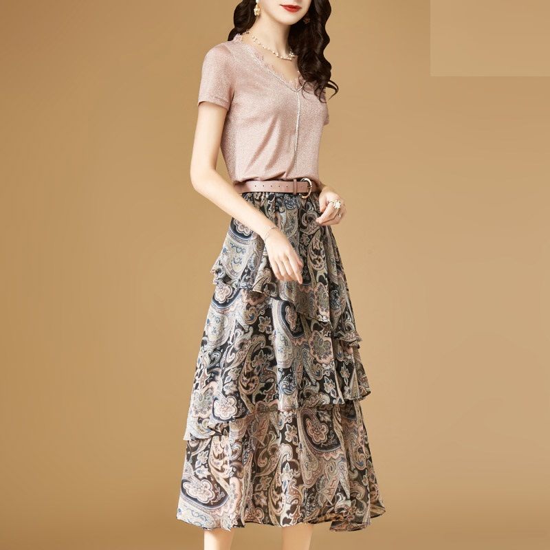 丰满的女人多穿这种衣服，前凸后翘迷死人，回头率高到爆表