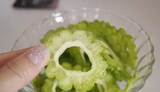 蒲公英大麦青汁■女人注意6大习惯“毁掉”皮肤,立刻改正,哪怕只改一个也好