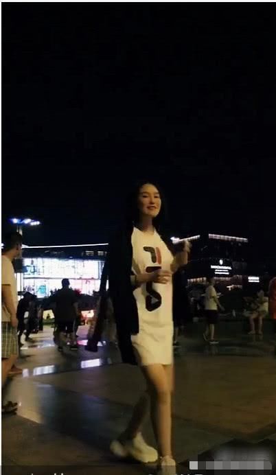 球球分手，却被男方开专场爆料隐私，球球忙新剧宣传未回应