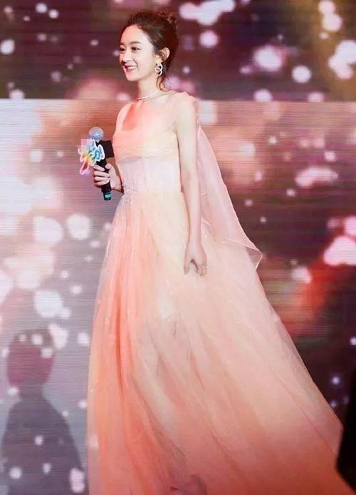 『当下』色彩搭配篇:当下水果那么贵!不如穿上蜜瓜橙,让人看着都甜