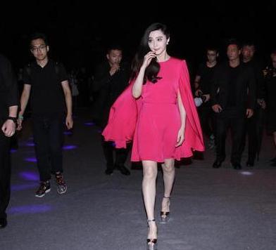 为什么明星们都爱穿高跟鞋? 网友: “恨天高”了解一下?