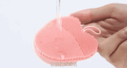 轻轻一刷，螨虫、痘痘黑头去无踪，还你光滑透亮好皮肤!