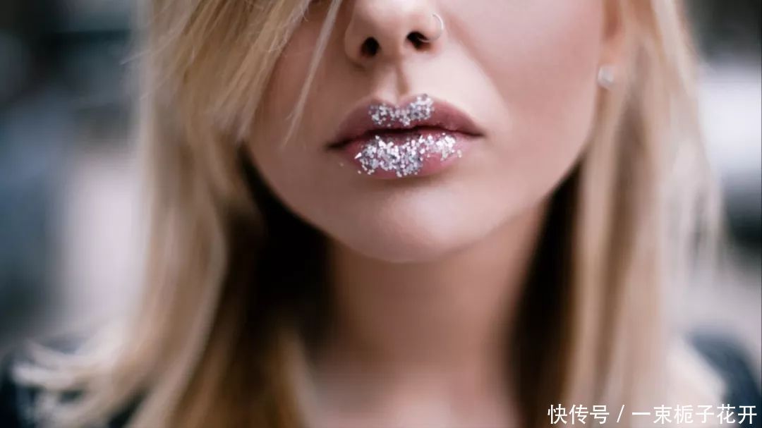  脸上：你脸上的高光和眼影，是20000个印度孩子拿命换的。