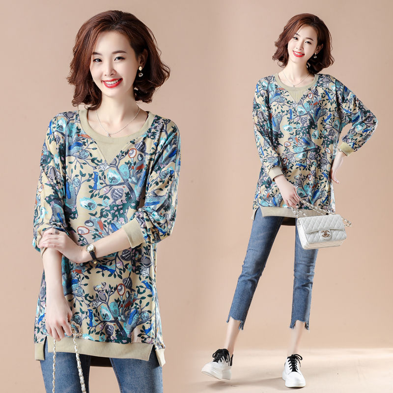 女人再漂亮，也别穿黑丝袜+高跟鞋，秋天这样穿衣，美的清新脱俗