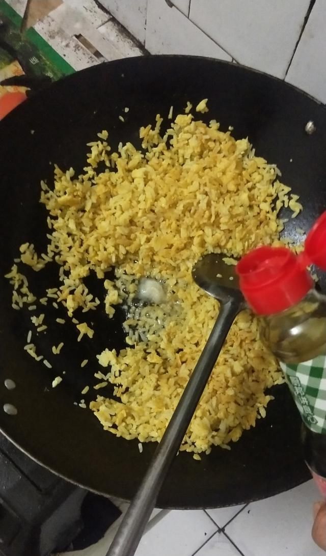  鸡蛋■黄金蛋炒饭这样做，比加肉还香，炒一锅根本不够吃