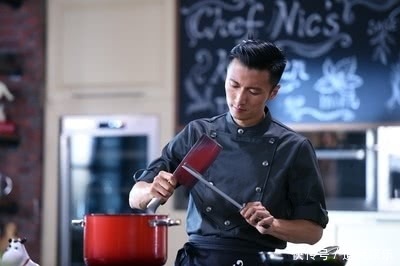 谢霆锋曲奇糖分超出标示五倍被停售，锋味发声明避谈敏感问题