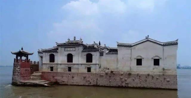 我国长江上最神秘建筑，700年历史，为什么要修在这里？