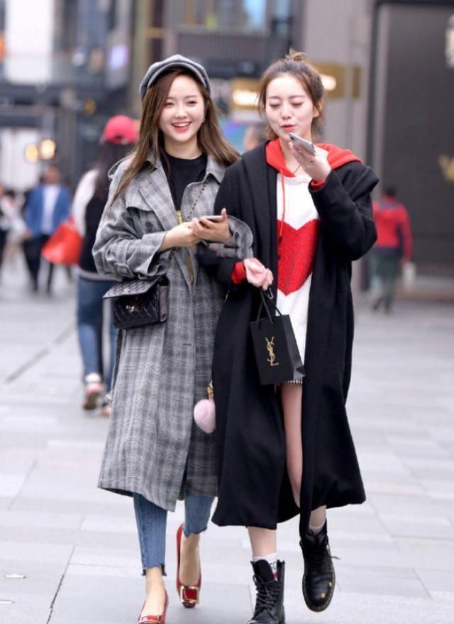  美爆■建议“堵”上牛仔裤的破洞，能轻松拥有隐形腿，穿出街美爆闺蜜
