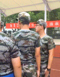  搞笑段子■搞笑动图GIF：小妹妹可以啊，以后有发展高手在民间啊