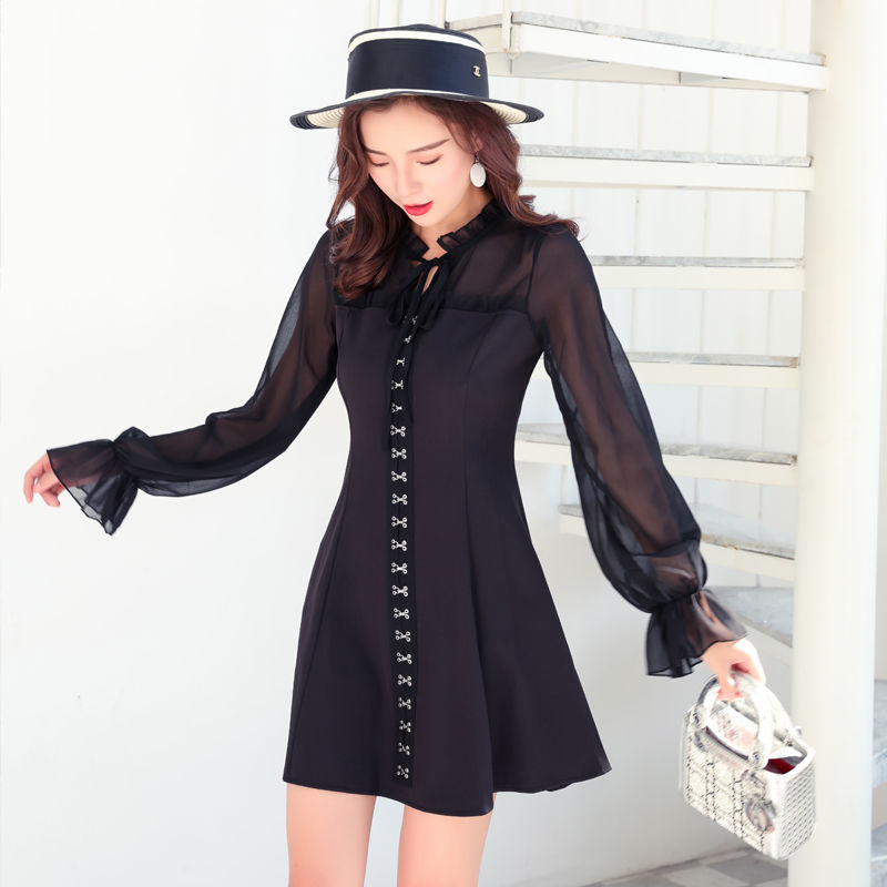 比套装还漂亮的裙子，7080后如今流行这样穿，性感迷人又大方