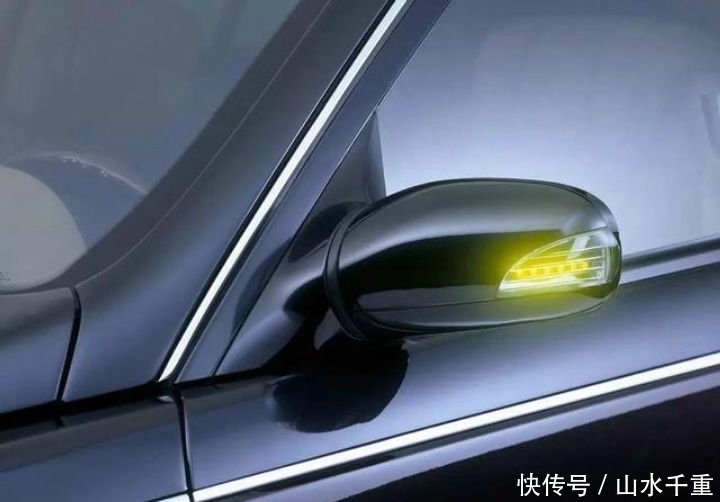  #高速公路上行驶#为何有人在超车道上还打左转灯？新手知道原因