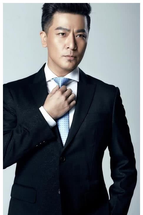 「担当」影视剧勇敢的心中的赵舒城,却凭借网剧走红,网友:颜值担当!