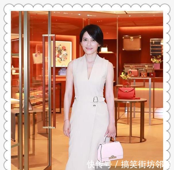 当俞飞鸿和高圆圆同穿深V裙的那一刻，我才知道什么叫气质如兰！