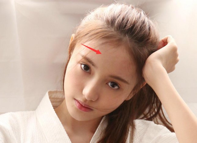 一个女人精不精致，注意身上这几个“小细节”，十个男人九个说准