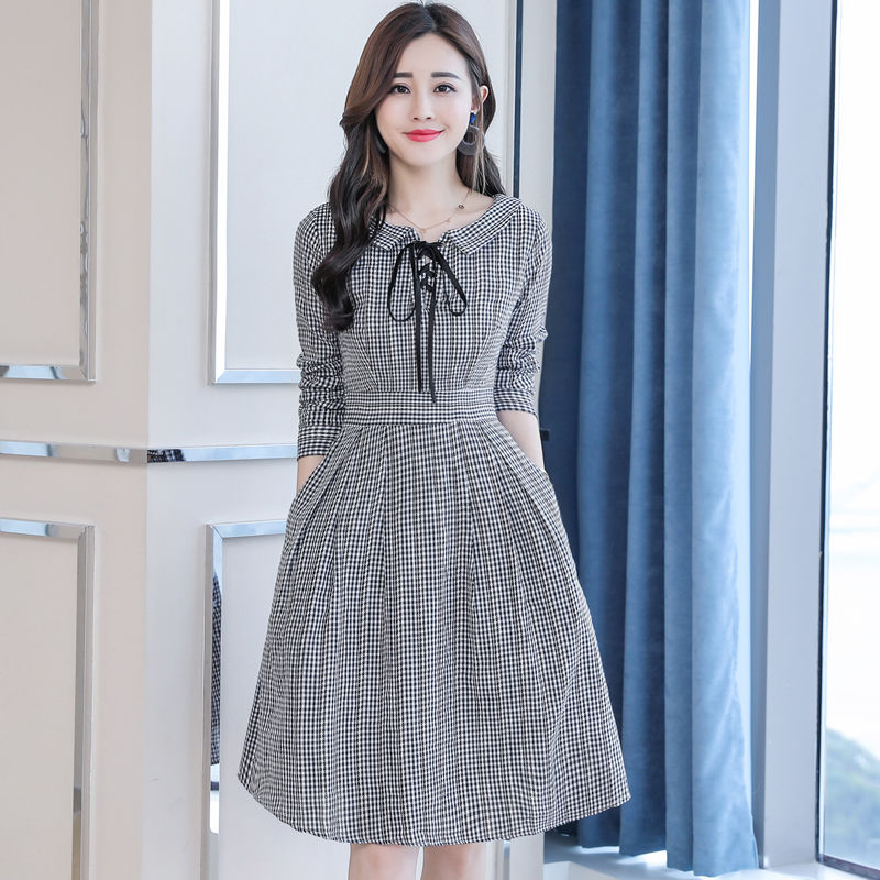 奔四奔五的职业女性来一件这样的秋装，搭配小高跟，想不美都难