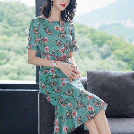 收腰连衣裙尽显好身材，今夏你可别错过哦