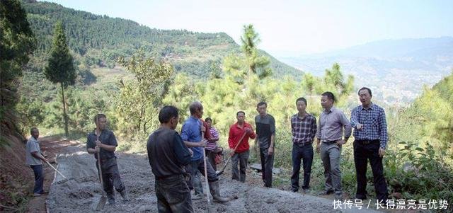 农村将空降一批干部，专门管村干部，并且要带领农民致富！