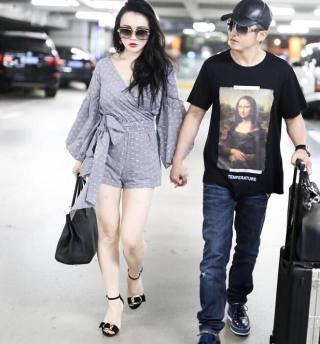 真心羡慕冉莹颖，事业线怎么遮都遮不住，网友：这才叫厉害！