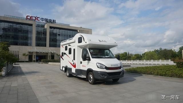  「优点」纯铝车身C型房车不到40万！第一房车定制版C型，10大优点大盘点！