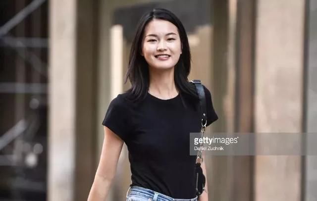 维秘面试小姐姐腿长180cm、E罩杯，这真的是人类的存在？