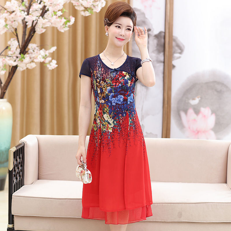 好看大气的妈妈裙来了，邻居都说好看，显得年轻高贵感