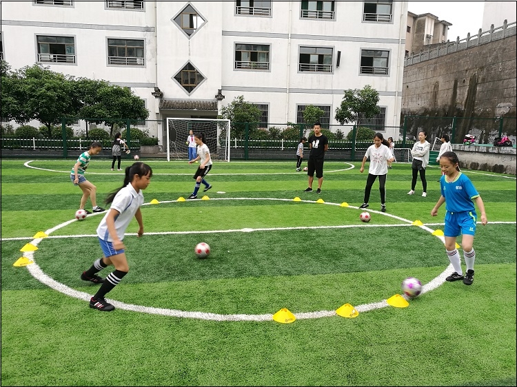 新安小学积极备战全县小学生校园足球比赛
