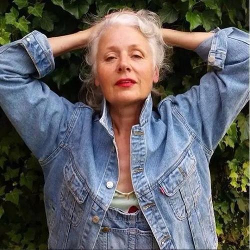 连62岁老太太都美丽地环游世界，你还有理由邋遢？