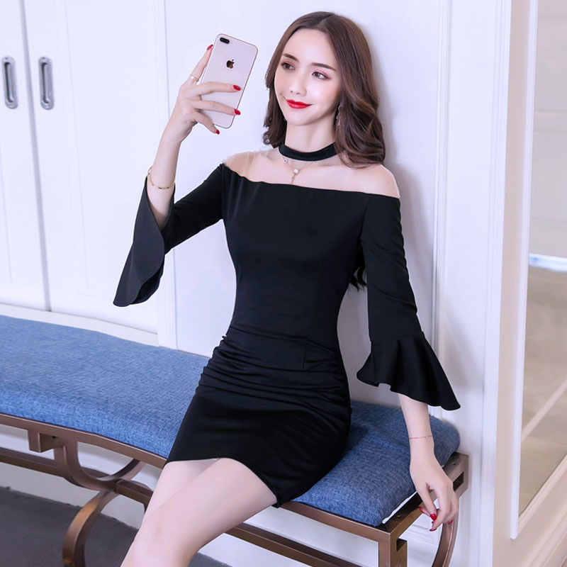 女人尽量不要毛衣配打底裤，漂亮女人都穿连衣裙，时髦