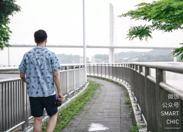 怀旧经典!夏威夷衬衫是今年回潮的独特搭配单品!