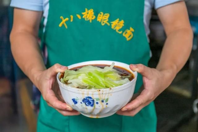 解放碑，凭啥子代表重庆？