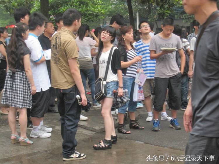 孩子高考两三百分,是出去打工还是去读专科学