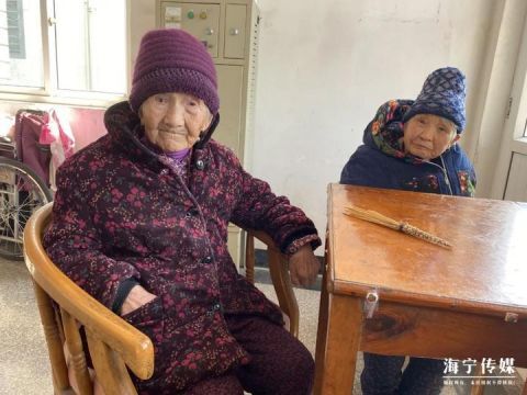  「徐秀章老人」海宁104岁母亲照顾84岁女儿，看哭百万网友…“世上只有妈妈好”