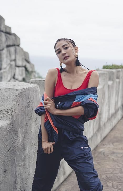 「复出」她曾和林心如抢霍建华, 如今42岁复出拍戏, 眼角细纹让人心疼