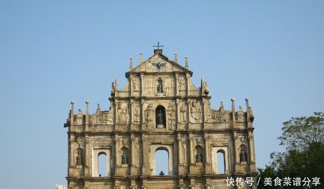 中国人口密度最大的地方面积是香港的140，GDP却是香港的2倍