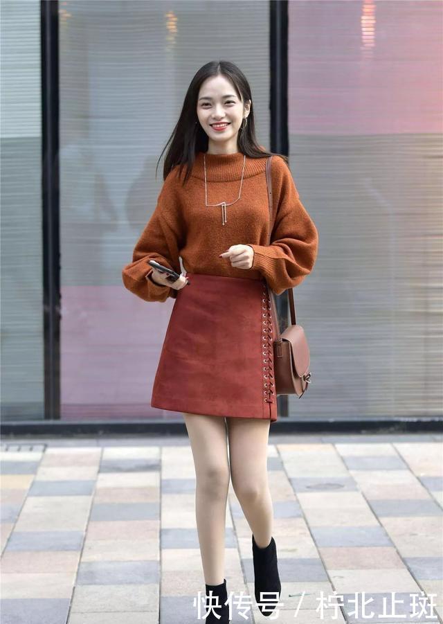 焦糖色:美女小香风套装搭配高跟鞋,美的无懈可击,给人爱不释手的时尚