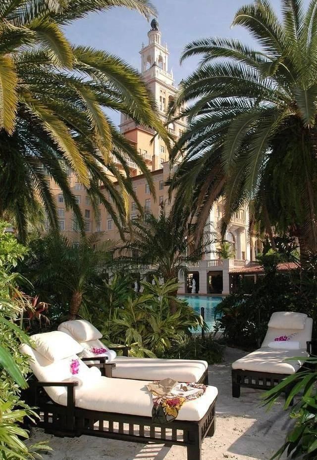 沙滩热风比基尼，这座城市无比热辣，难怪全球明星都爱来这儿度假