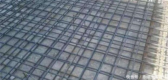 农村自建房现浇楼板，单层粗钢筋还是双层细钢筋好？用两例子说明