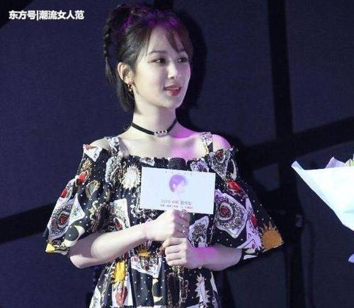 26岁热巴撞上26岁杨紫，网友：美少女和大妈的差距一目了然